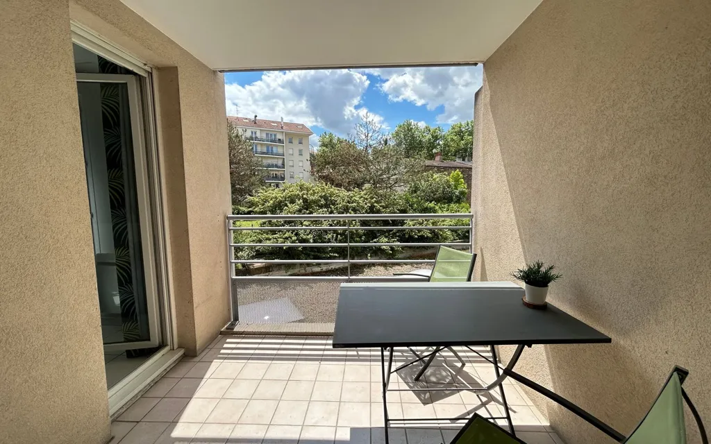 Balcone - Meubled 2-Bedroom with Balcony in Lyon 3
