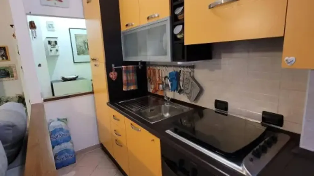 Cuisine - Rusticated Two-Bedroom Apartment in Quinto Romano, Milan