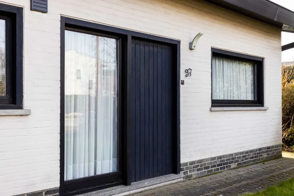 Extérieur - Maison Individuelle à Rénover dans un Cadre Calme à Harelbeke