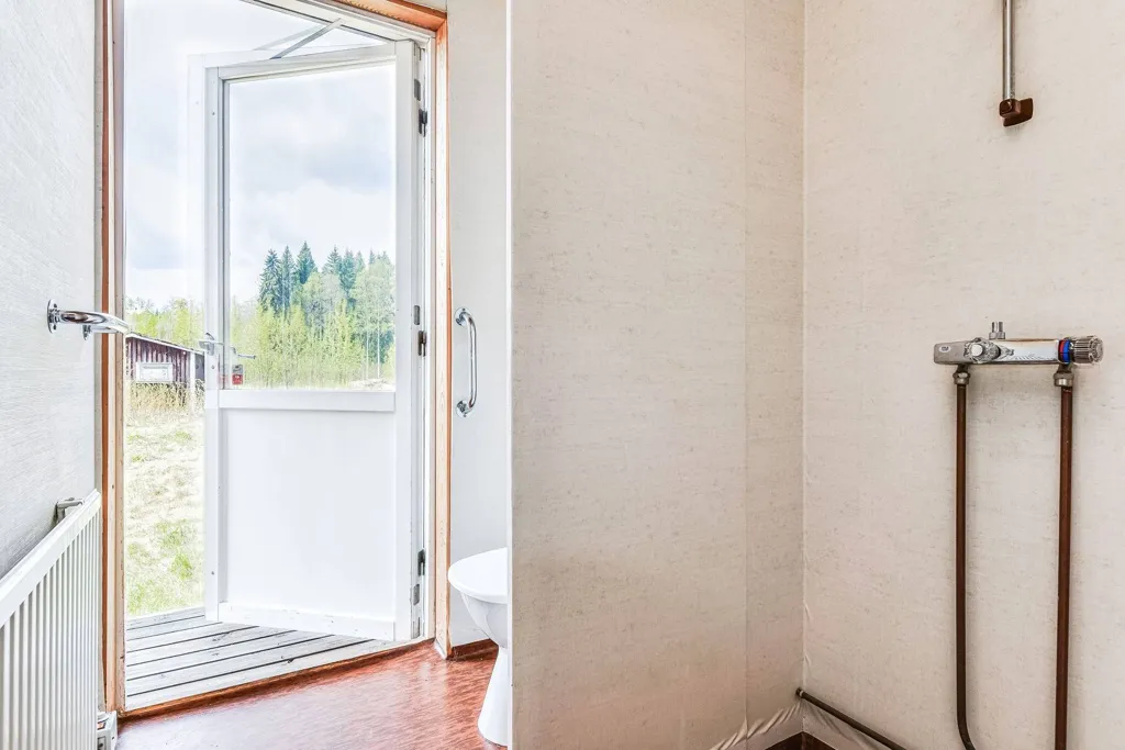 Vannitoad - Renovated Villa with Garden in Ekshärad