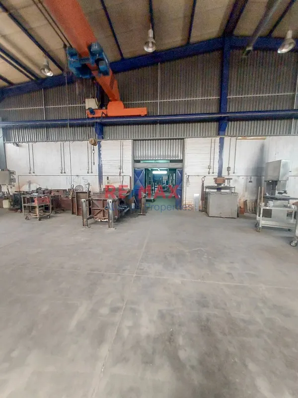 Rooms - Industrial Space with Workshop in Mandra
