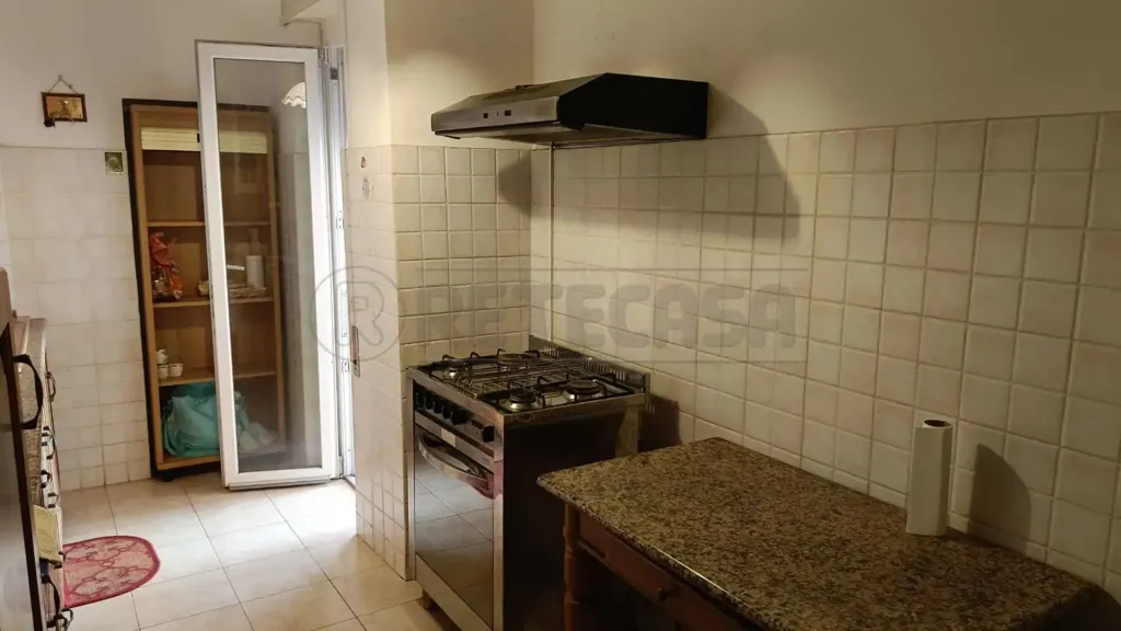 Cuisine - Rear-Facing Apartment with Terrace in Ladispoli
