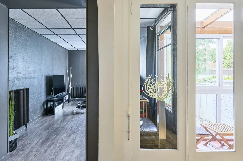 Esik - Family House with Patio in Roubaix