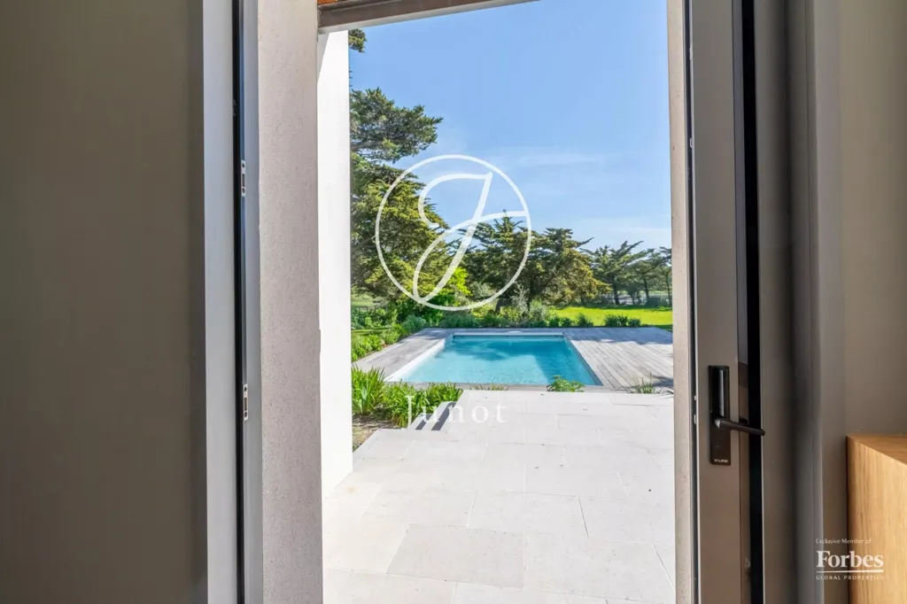Piscine - Villa Rénovée Face à la Mer avec Piscine au Croisic