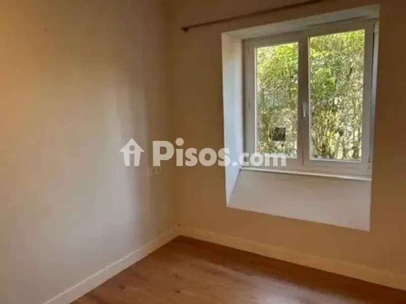 Pièces - Reformed Apartment with Terrace in Neguri