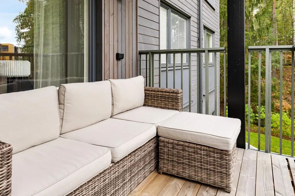 Terrasse - Modern Apartment with Extra Study in Björkalund