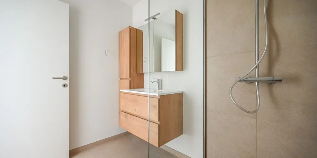 Salles de bain - Appartement Économe en Énergie avec Jardin à Izegem