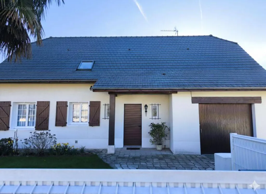 Extérieur - Maison avec Terrasse et Garage à Lons