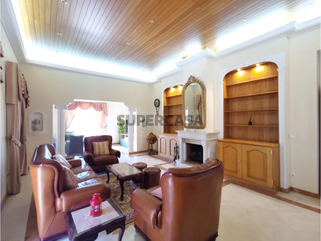 Elutuba - Five-Bedroom House with Pool in Cascais