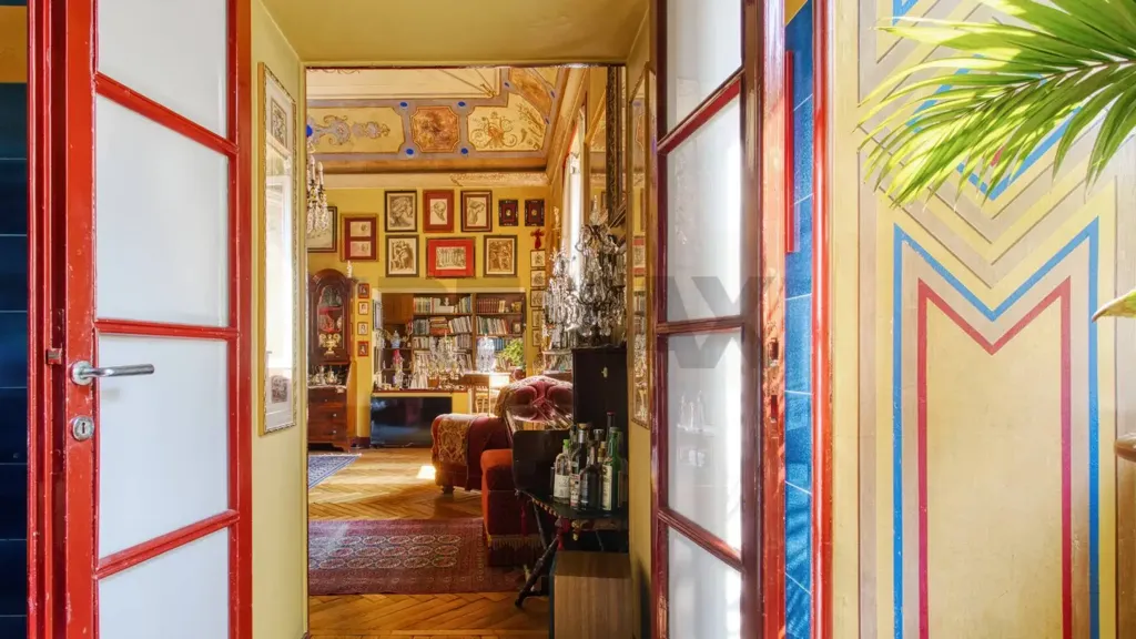 Entrée - Historic Apartment with Double Balcony in Novara