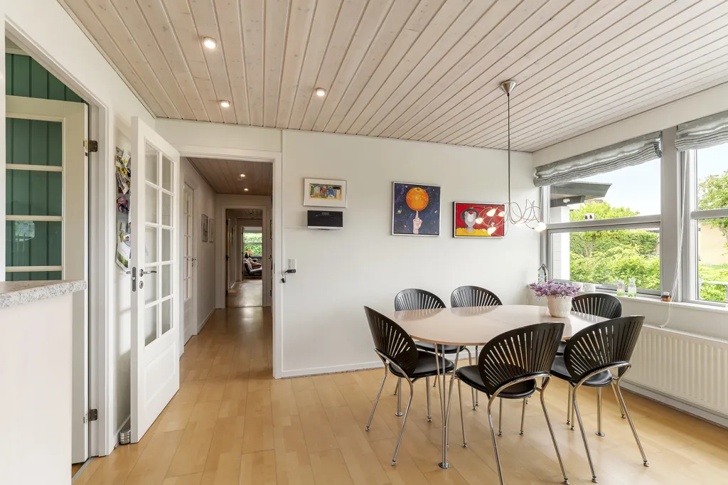 Dining Room - Modernised Villa with Garden in Linde
