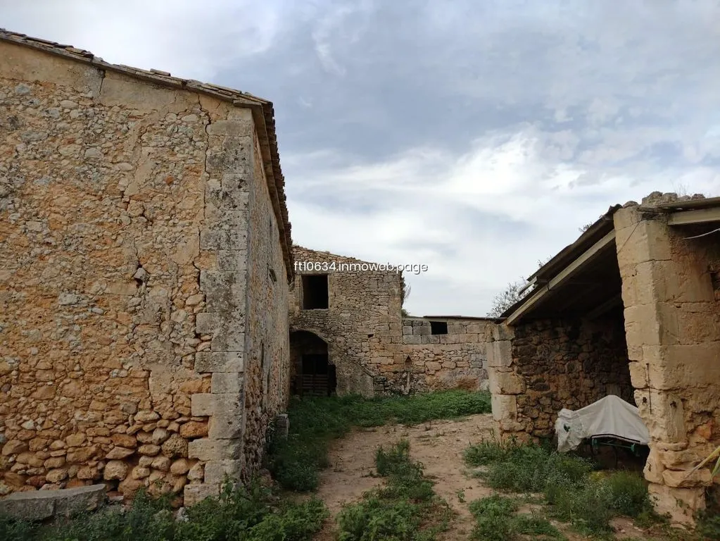 Aed - Luxury Farmhouse with Stone Walls in Algaida