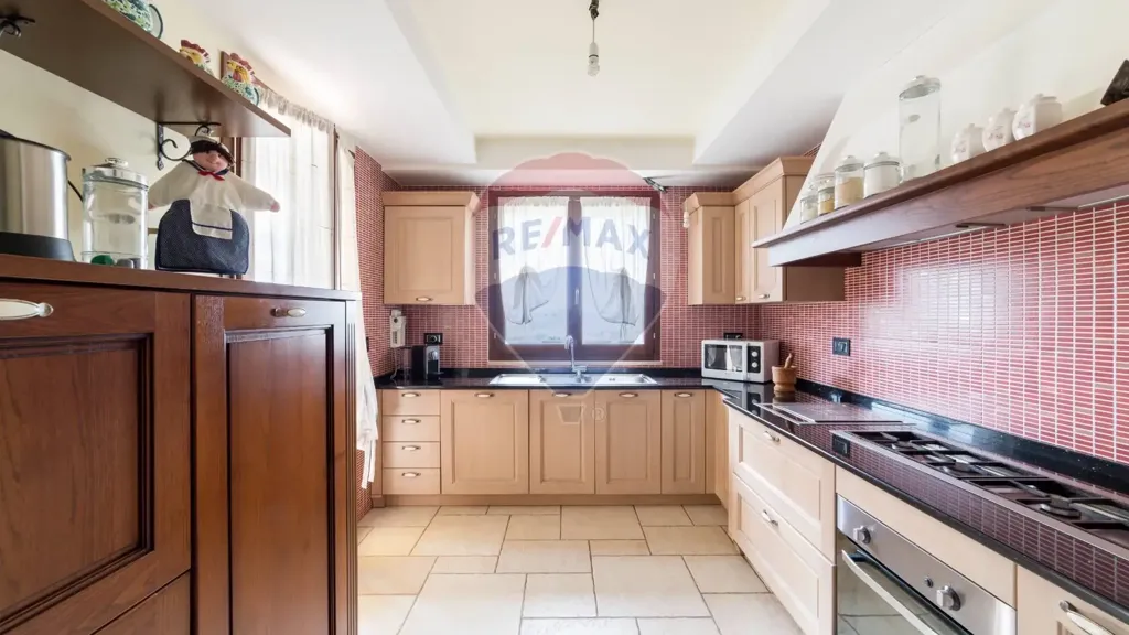 Kitchen - Independent House with Private Garden in Ostra
