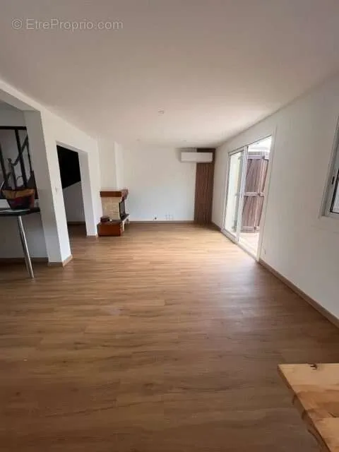 Séjour - Villa T5 avec Terrasse et Jardin à Béziers