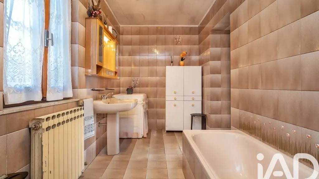 Bagni - Villa with Garden in Crescentino