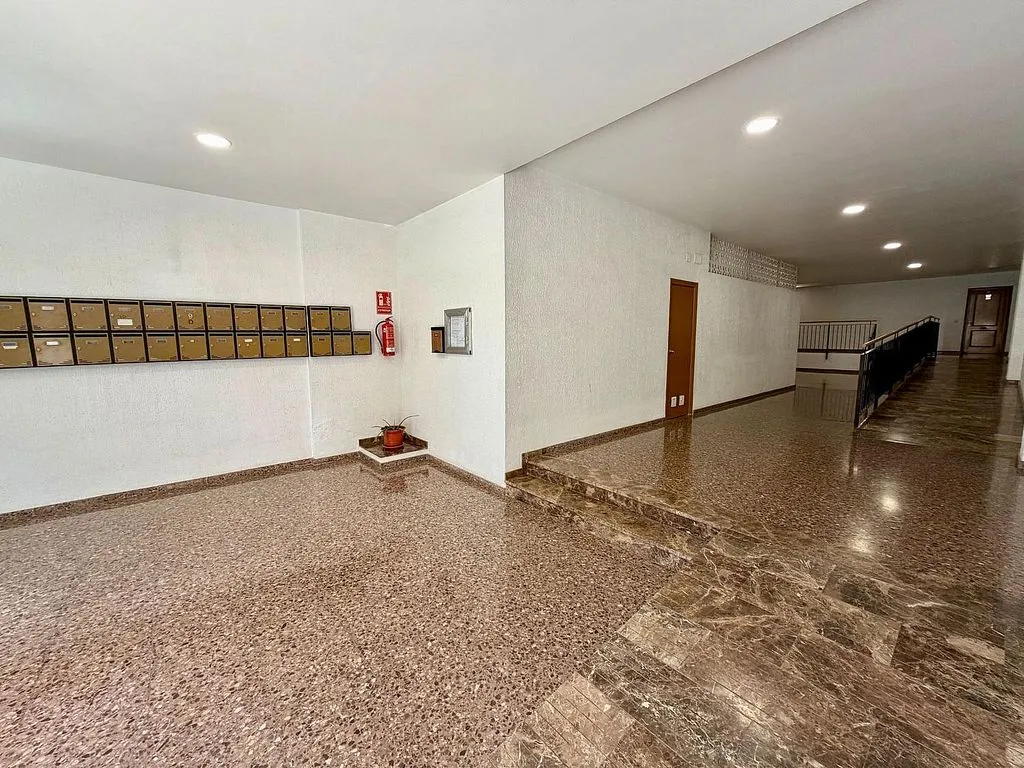 Esik - Apartment with Balcony in Silla