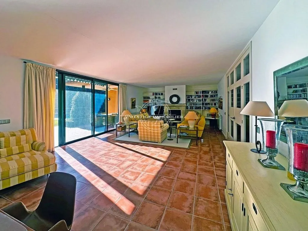 Séjour - Luxury Villa with Golf Views in Navata