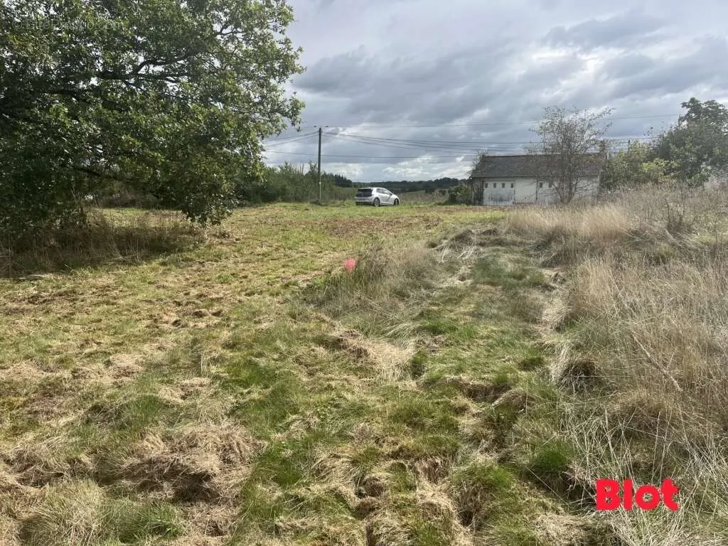 Aed - Constructible Plot with Orientation in Saint-Thurial