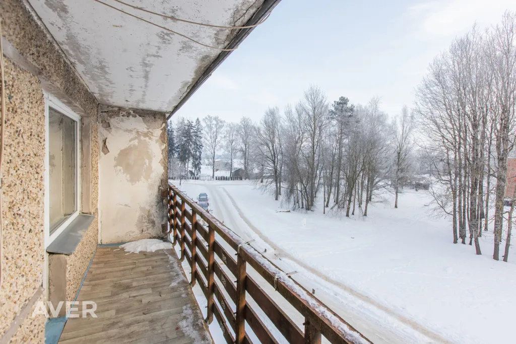 Balcone - Spacious 4-Bedroom Flat with Terrace in Rembate