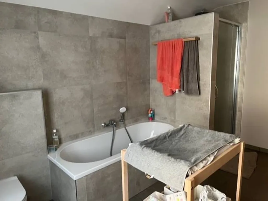 Salles de bain - Maison avec Terrasse et Jardin à Arlon