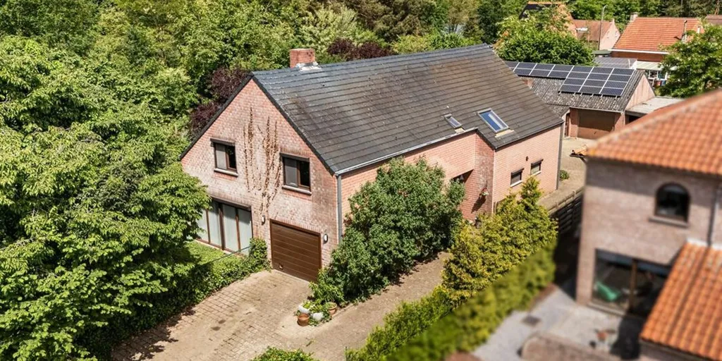 Vue aérienne - Maison avec Atelier sur Terrain de 1372m² à Balen