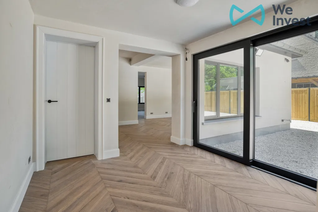 Esik - Fully Renovated Office Villa in Aartselaar