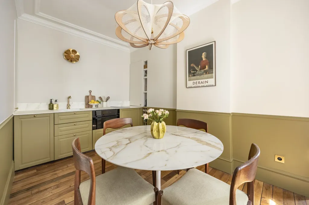 Söögituba - Renovated 3-Piece Paris 7e with East View