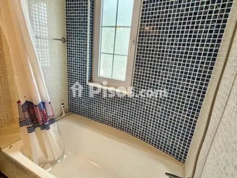 Bathrooms - 2-Bed Apartment with Terrace in Torrevieja