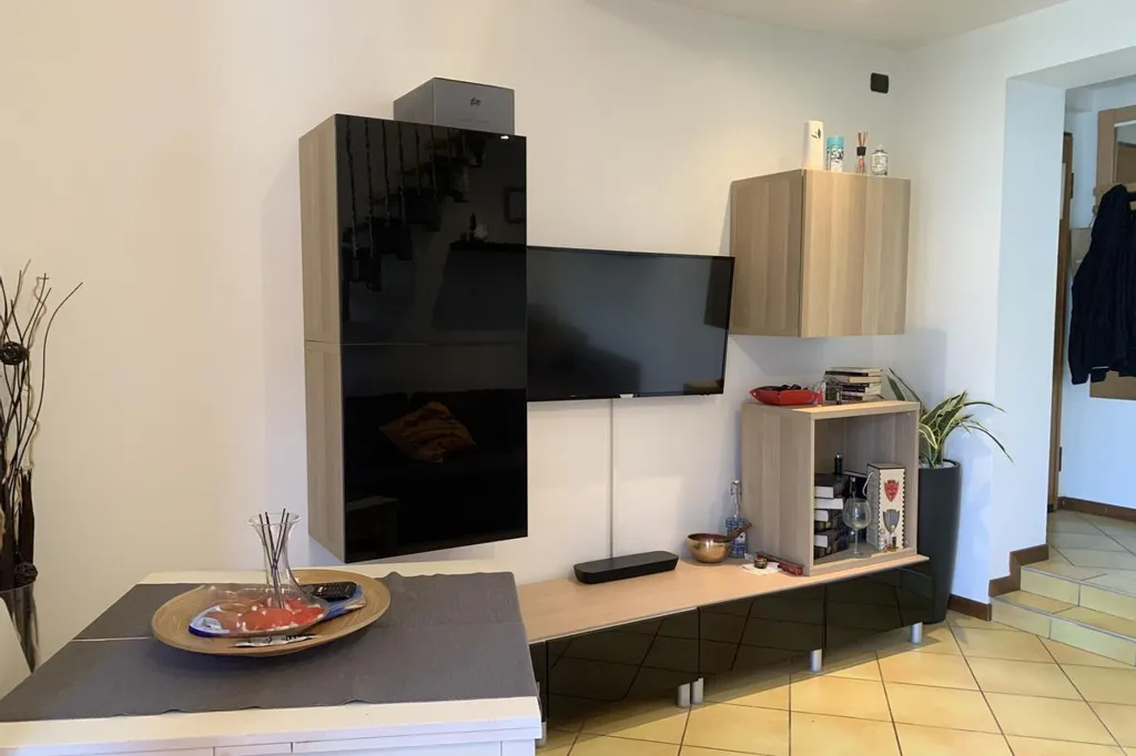 Living Room - Duplex Apartment with Balcony in Monza