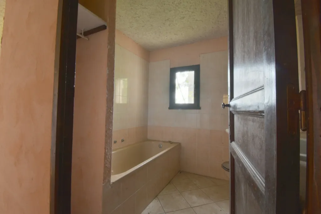 Vannitoad - Hotelier Property with Panoramic View in Arphy