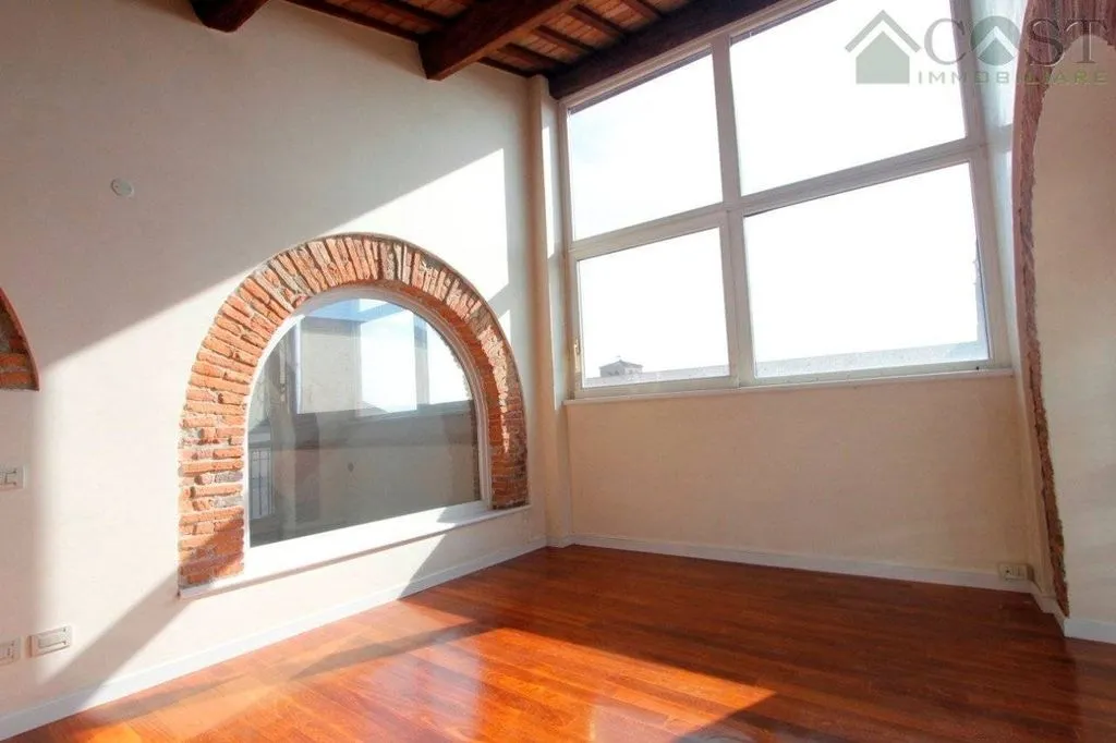 Pièces - Luxury Penthouse with Panoramic Views in Vicenza