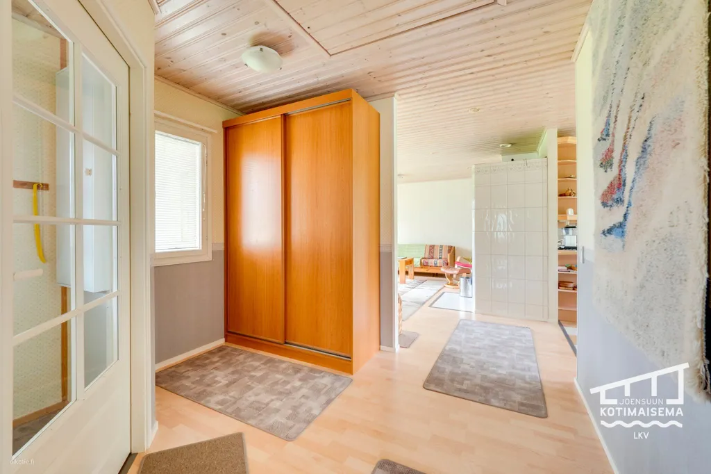 hallway_entrance