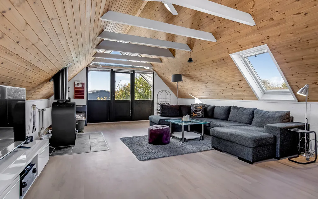 Toad - Split-Level House with West-Facing Garden in Erritsø