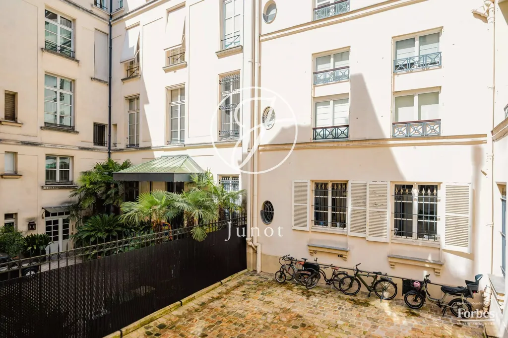 Giardino - Renovated Duplex with High Ceilings in Paris 75007