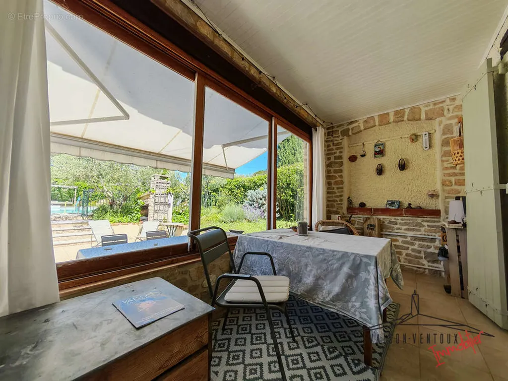 Terrasse - Maison Luxueuse avec Piscine à Vaison-la-Romaine
