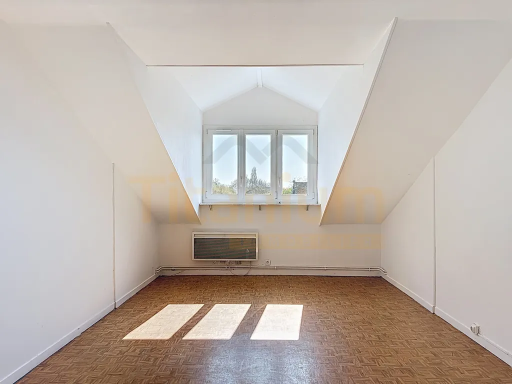Pièces - Appartement avec Stationnement à Saint-Clair-Sur-Epte