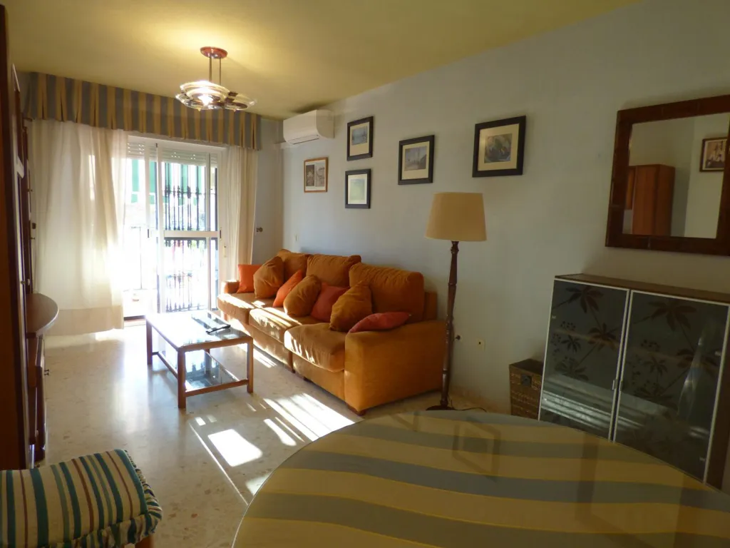 Elutuba - Spacious Flat with Terrace in Torre del Mar