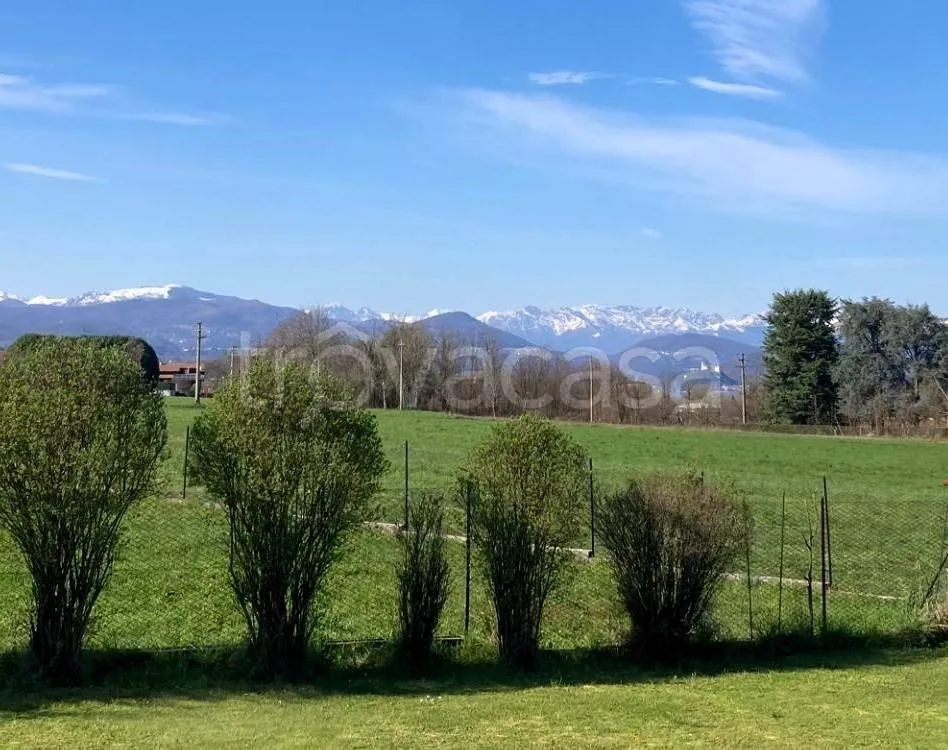Aed - Villa with Garden in Castelletto Sopra Ticino