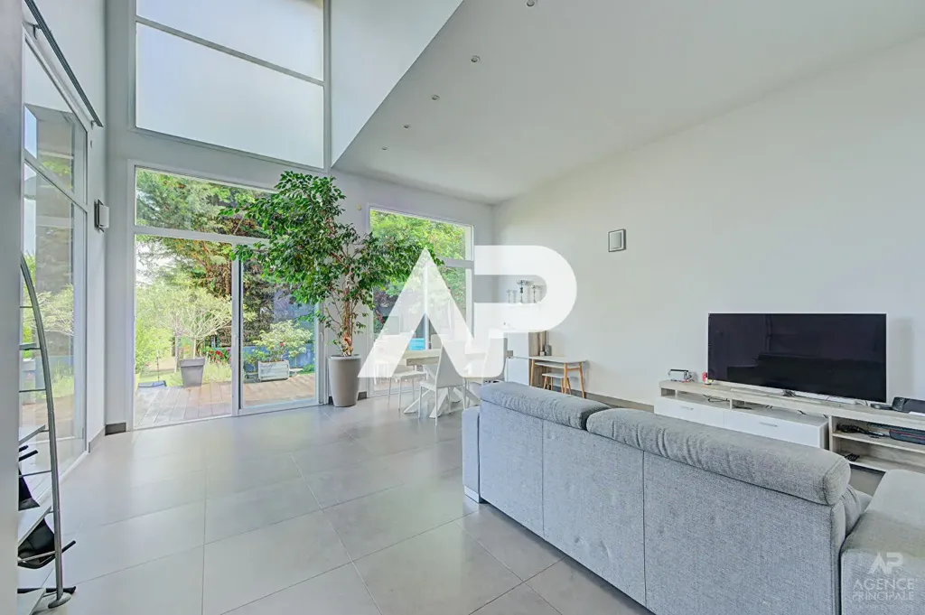 Elutuba - Architect's House with Garden in Rueil-Malmaison