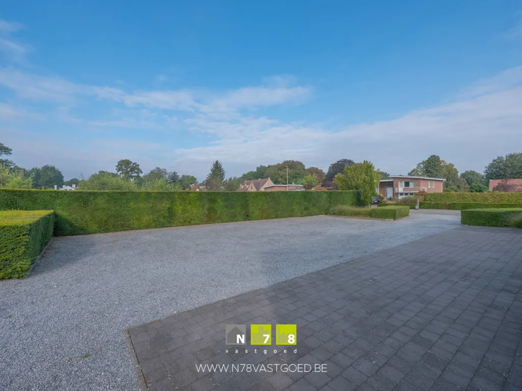 Extérieur - Villa Moderne avec Appartement et Garage à Dilsen