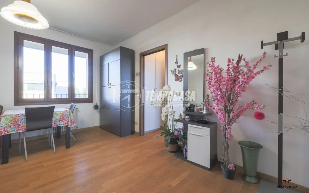 Salle à manger - Modernised Two-Bedroom Flat with Balcony in Bologna
