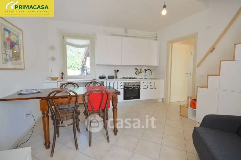 Söögituba - Modernised Two-Bedroom in Toscolano-Maderno