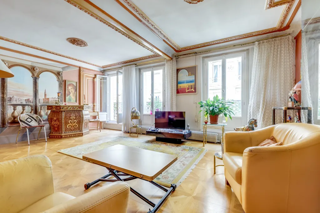 Elutuba - Haussmannian Apartment with Balcony in Paris
