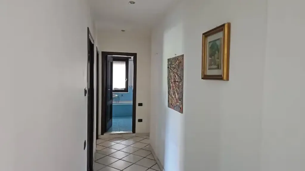 hallway_entrance