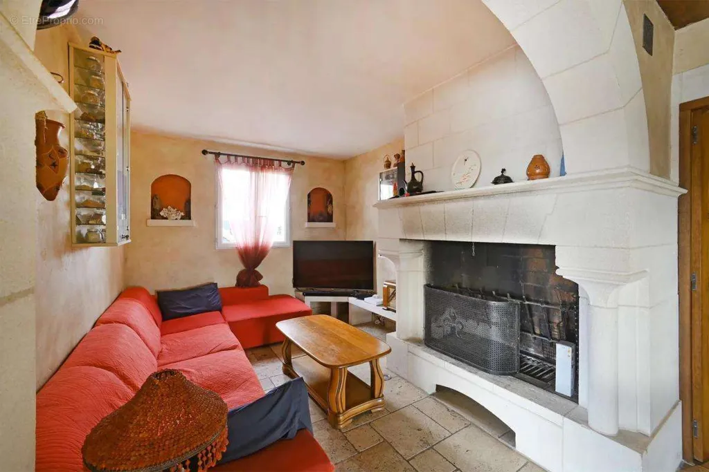 Séjour - Maison F6 avec Piscine et Vue sur les Vignes à Vedène