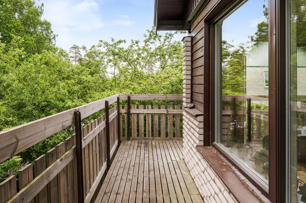 Balcon - Spacious House with Garden in Västra Husby