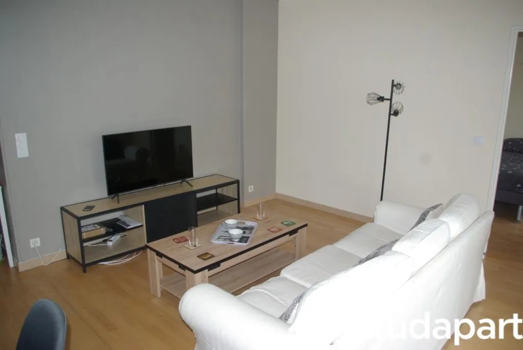 Soggiorno - Shared Flat with Balcony in Paris