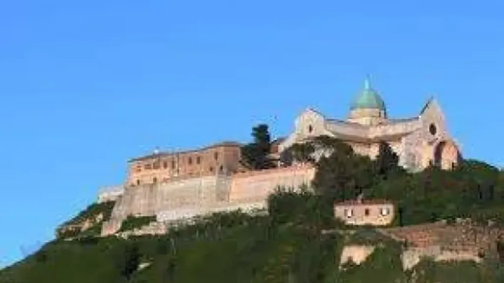 Spacious Apartment with Balcony in Ancona
