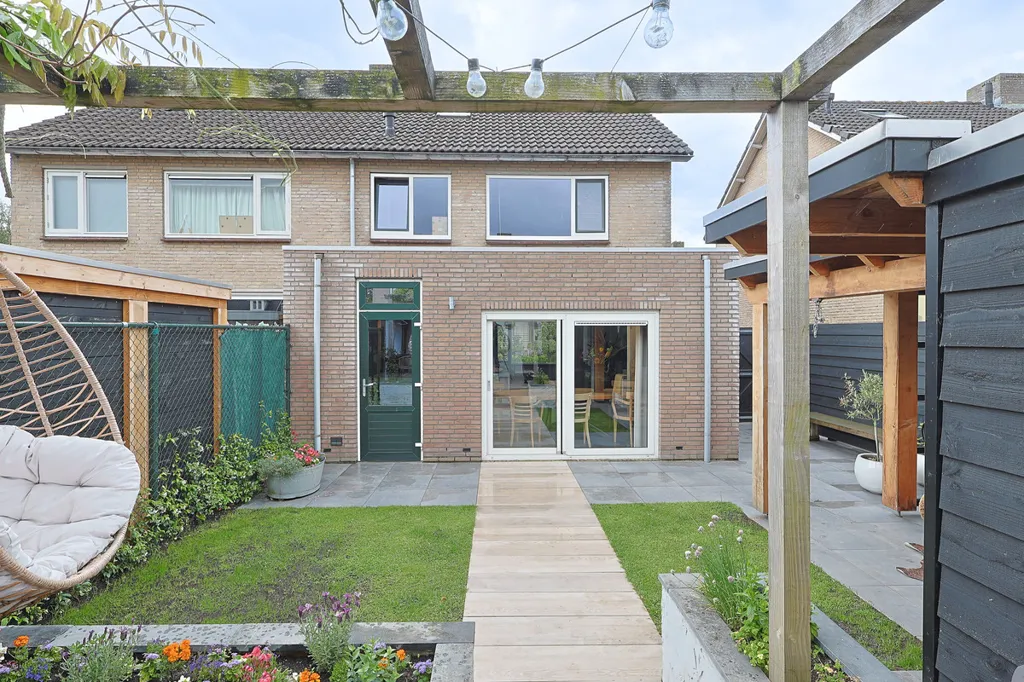 Garden - Sustainable Two-Storey House in Liempde