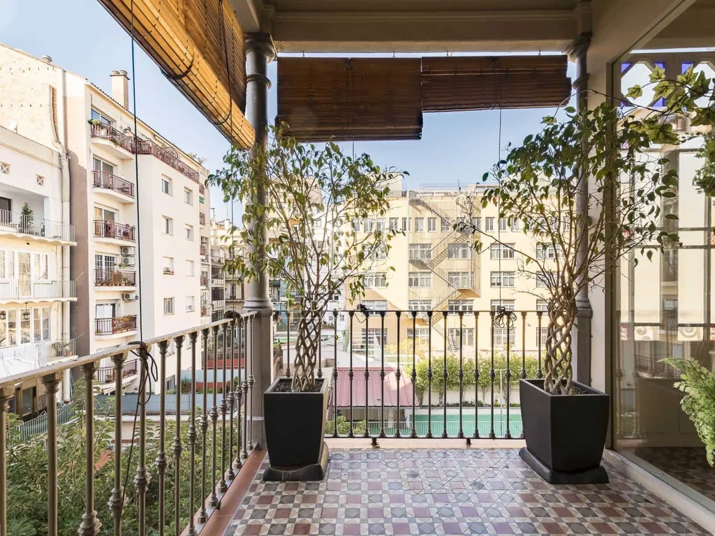 balcony